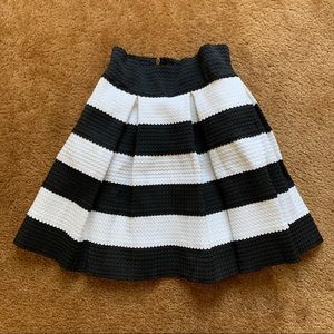 *NWT* Black and white striped skirt